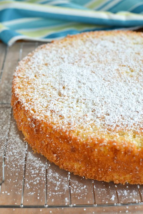 Simple Lemon Olive Oil Cake - She Bakes Here Oil Cake Recipe, Chocolate Olive Oil Cake, Orange Olive Oil Cake, Olive Oil Cake Recipe, Vegan Lemon Cake, Lemon Olive Oil Cake, Oil Cake, Lemon Olive Oil, Olive Oil Cake