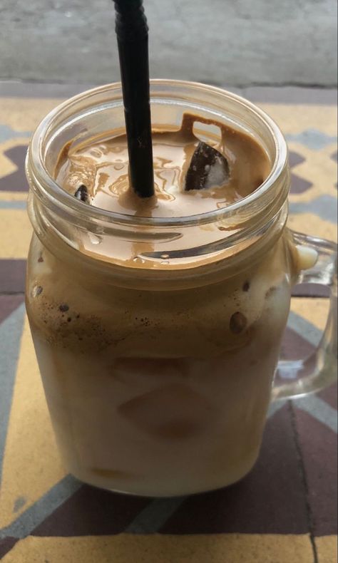 Iced Coffee With Instant Coffee, Coffee With Instant Coffee, Make Iced Coffee, Customization Ideas, How To Make Ice Coffee, Coffee Board, Coffee Obsession, Food L, Coffee Pictures