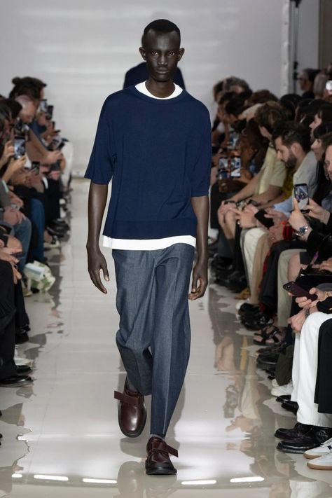 Neil Barrett Spring 2025 Men’s Ready-to-Wear Runway, Fashion Show & Collection Review [PHOTOS] Mens Fashion Show Runway, Fashion Show Runway, Show Collection, Neil Barrett, June 2024, Original Penguin, Fashion Show Collection, Male Beauty, Milan Fashion