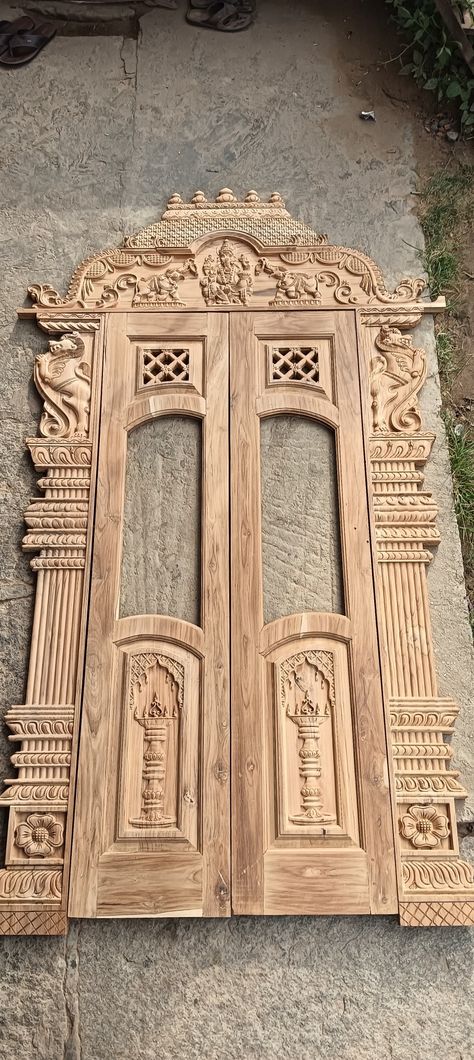 Pooja Arch Designs, Puja Door Design, Temple Door Design, Kitchen Cabord, Cabord Designs, Refurbished Door, Main Door Design Photos, Temple Door, Pooja Door