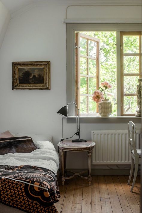 my scandinavian home: Old Meets New in a Beautiful Swedish House From 1910 Swedish House Interior, Swedish Bedroom, Swedish Interior Design, My Scandinavian Home, An Open Window, Simple Bedside Tables, Scandi Interiors, Scandi Home, Traditional Interior Design