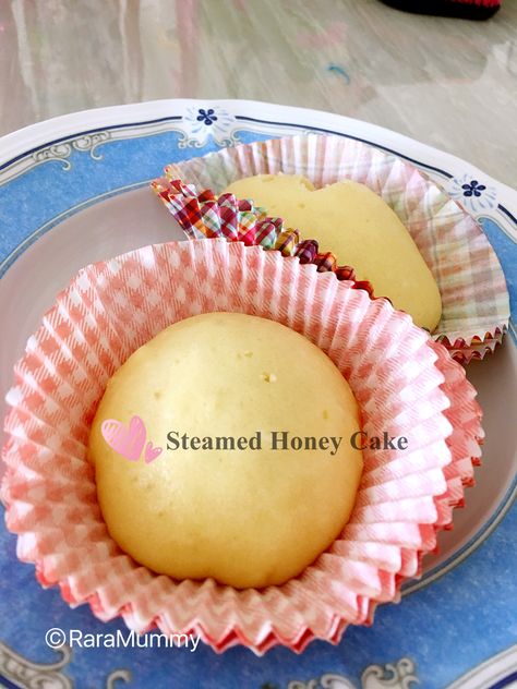 Simple Steamed Honey Cake using Electric Lunch Box  – RaRaMummy Honey Cupcakes, Honey Cakes, Lunchbox Recipes, Box Recipes, Self Raising Flour, Steam Recipes, Diy Cooking, Steamer Recipes, Dessert Boxes