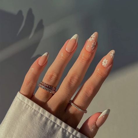 White Tips Shape Press on Nails Almond, Medium Nude White Daisy Flowers Glue on Nails Cute Nails, Fake Nails With Nail Glue for Women Girls,24 PCS
decorased Cute Almond Nails, Emerald Nails, Nude Nail Designs, Daisy Nails, Her Nails, French Nail Designs, Nails White, French Nail, Spring Nail Art