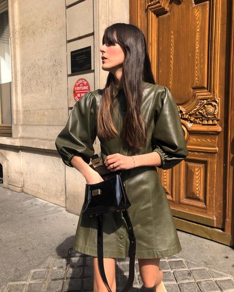 Leia on Instagram: “Summer in town 🐩” Leia Sfez, Leather Dress Outfit, Style Désinvolte Chic, Dress Guide, Womens Fashion Casual Summer, Estilo Chic, Street Style Chic, Leather Dresses, Dress Outfit