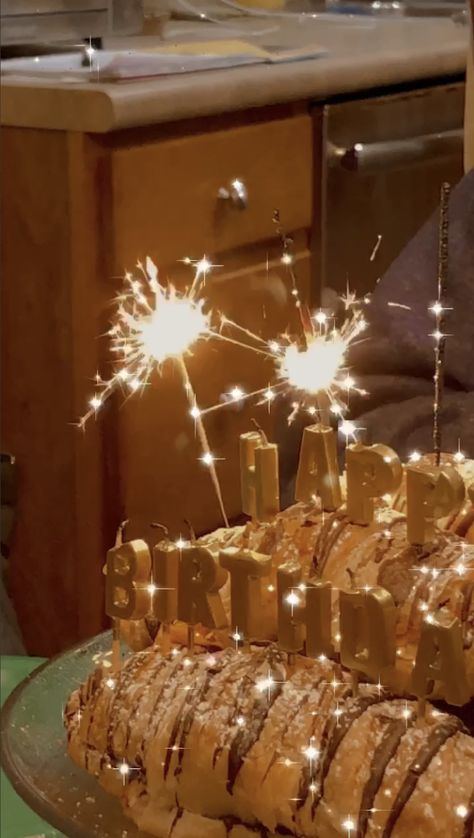 Cake With Sparkler Candles, Sparkle Themed Party, Wild 30th Birthday, Sparkling Candles Birthday, Sparklers Birthday, Sparkle Candles, Birthday Candles Sparkling, University Goals, Pisces Szn