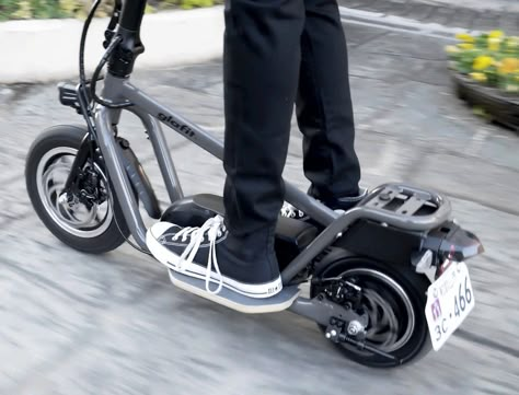 Diy Electric Scooter, Mini Motorbike, Electric Bike Diy, Electric Scooter Design, Ebike Electric Bicycle, Electric Cargo Bike, Electric Scooter With Seat, Diy Go Kart, Мотоциклы Cafe Racers