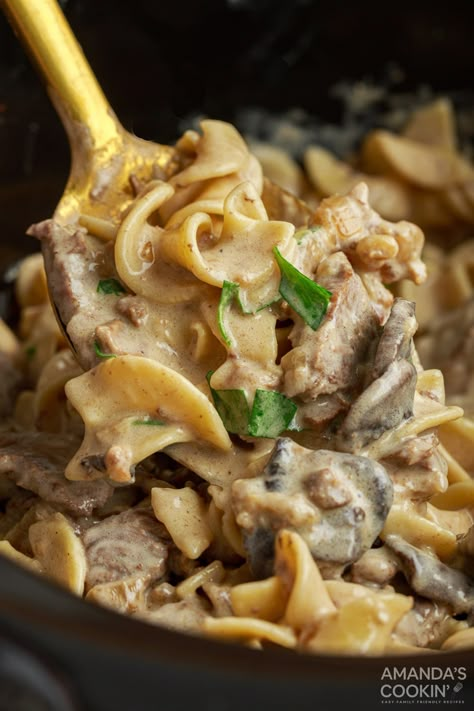 Crockpot Beef Stroganoff - Amanda's Cookin' - Slow Cooker Easy Crockpot Beef Stroganoff, Crock Pot Stroganoff, Classic Beef Stroganoff Recipe, Classic Beef Stroganoff, Beef Stroganoff Crockpot, Beef Stroganoff Recipe, Beef Stroganoff Easy, Slow Cooker Beef Stroganoff, Chicken Stroganoff