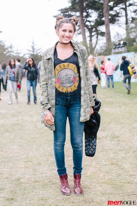 San Francisco Shows off Festival Style (with a Chilly Twist!) at Outside Lands;  This girl creates a true throwback triumph by rocking a band tee, a '90s choker, and Spice Girls-worthy double buns. Flannel Festival Outfit, Outside Lands Outfit San Francisco, 90s Music Festival, 70 Degree Weather Outfit, Outdoor Concert Outfit, Winter Festival Outfit, Rave Party Outfit, 90s Choker, Edgy Glam