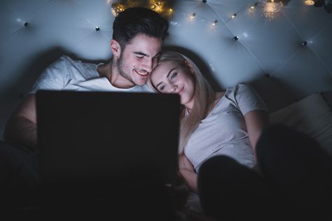 Cute couple watching film on laptop | Free Photo Summer Movie Night, Men Quotes Funny, Summer Movie, Photo Cute, Best Dating Apps, Dating Advice For Men, Single Mom Quotes, Dating Pictures, Dating Again