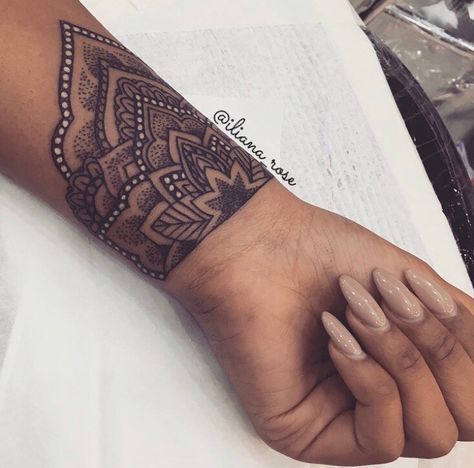 Lace Wrist Tattoos For Women, Indian Wrist Tattoos For Women, Back Wrist Tattoo, Wdding Ring, Wrist Cover Up Tattoos, Mandala Wrist Tattoo, Wrist Tattoo Cover Up, Tattoo Diy, Flower Wrist Tattoos