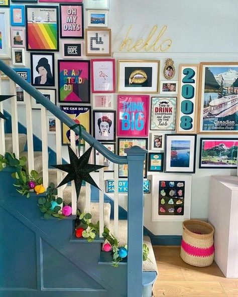 Living Room Colourful, Living Room Decor Diy, Stairs And Hallway Ideas, Gallery Wall Staircase, Gallery Wall Ideas, Diy Gallery Wall, Colourful Living Room Decor, Hallway Inspiration, Wall Living Room