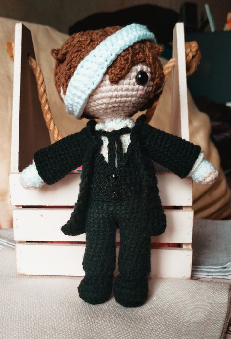 Dazai Osamu crochet doll, pattern is mine Bsd Crochet, Bsd Plushies, Disney Crochet Patterns, Bungou Stray Dogs Characters, Easy Diy Gifts, Fun Crochet Projects, Dazai Osamu, Crochet Dog, Yarn Projects