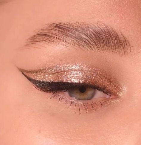 Prom Makeup Pearls, Maquillage On Fleek, Eye Makeup Images, Prom Eye Makeup, Cute Eye Makeup, Swag Makeup, Eye Makeup Pictures, Pinterest Makeup, Beautiful Eye Makeup