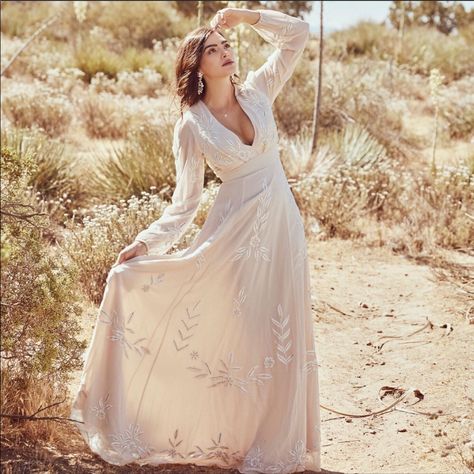 Anthropologie X Bhldn Belise Embroidered Maxi Dress In Oyster With A Plunging Neckline, Gorgeous Embroidery, And Subtle Beading, This Dress Offers Endless Possibilities. It’s Equally Perfect For Engagement Photos, A Casual Beach Wedding, A Reception Look, Or Honeymoon Date Night. Back Zip Polyester; Polyester Lining Professionally Clean New With Tags Suze 10 Bhldn Champagne, Shift Wedding Dress, Older Bride Dresses, Casual Beach Wedding, Charmeuse Dress, Bhldn Dresses, Bhldn Dress, Reception Look, Eva Dress