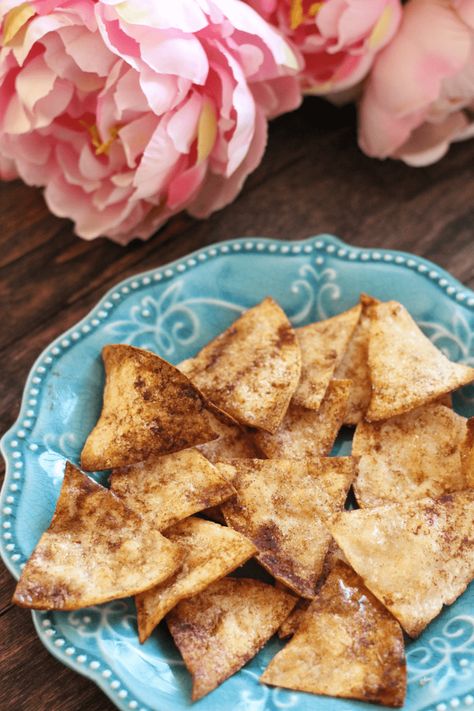 Air Fryer Cinnamon Chips - Delicious Crispy Snack! Snack Airfryer, Tortilla Dessert, Sopapilla Recipe, Cinnamon Sugar Tortillas, Air Fryer Recipes Dessert, Air Fryer Recipes Snacks, Cinnamon Tortilla Chips, Dessert Dip, Cheesecake Dessert