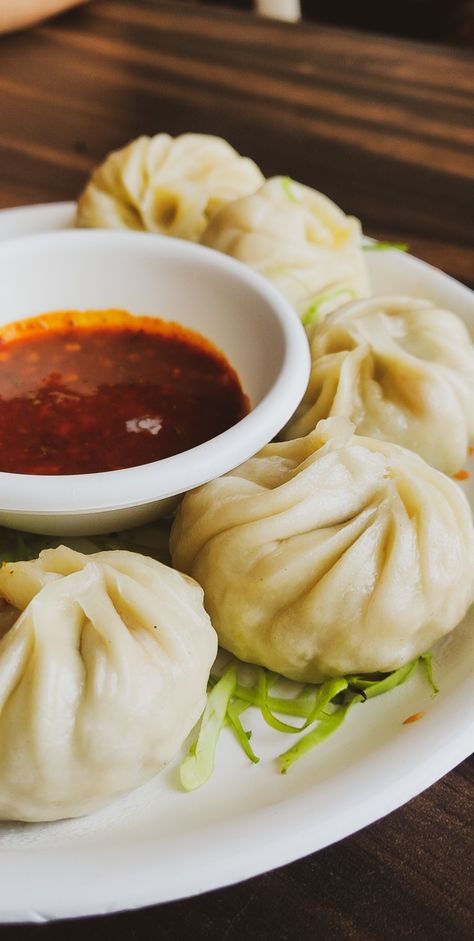 momos food photography momos caption momos aesthetic Indian Food Pics Aesthetic, Momos Photography Ideas, Momos Wallpaper Food, Indian Veg Food Photography, Momos Plating Ideas, Street Food Photography Ideas, Momo Food Photography, Momo Aesthetic Food, Momos Aesthetic Food