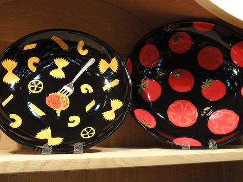 Pasta Pottery Painting, Pottery Painting Ideas Pasta Bowl, Pasta Bowl Painting Ideas, Pottery Painting Pasta Bowl, Pasta Bowl Pottery Painting, Pasta Bowls Pottery, Keramik Painting, Paint Your Own Pottery Ideas, Pretty Pottery