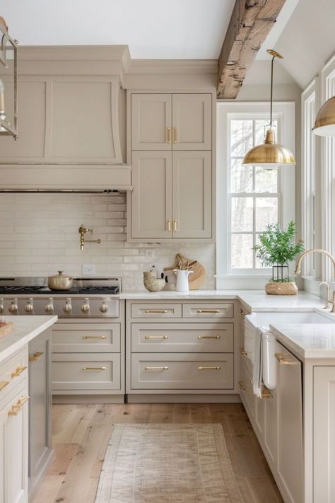 Beige Kitchen Cabinets, Beige Cabinets, Cabinets Ideas, Casa Country, Paint Inspiration, Beige Kitchen, Timeless Kitchen, Kitchen Cabinet Colors, Kitchen Inspiration Design