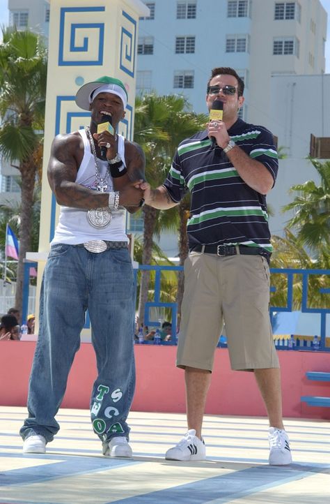 2000s Miami Fashion, 50 Cent Outfits 90s, 50 Cent 2000s Style, Fashion 2000s Style Outfit, 50 Cent 2000s, Bro Handshake, Bro Poses, 90s Hiphop Fashion, Outfit 2000