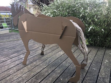 Cardboard Horse Head, Horse Head Template, Farm Vbs, Head Template, Macy's Day Parade, Horse Template, Horse Balloons, Horse Wreaths, Wild West Party