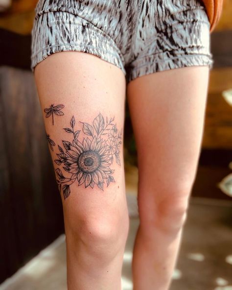 35+ Fantastic Thigh Tattoos For Women 2024 Daisy Thigh Tattoo, Sunflower Hip Tattoos Women, Sunflower Thigh Tattoo, Lower Thigh Tattoos Women, Thigh Tattoos For Women, Sunflower Tattoo Thigh, Upper Thigh Tattoos, Cute Thigh Tattoos, Girl Thigh Tattoos