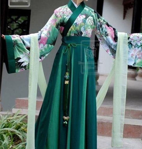 Traditional Asian Dress, Green Kimono, Traditional Chinese Dress, China Dress, Asian Outfits, Chinese Clothing, Traditional Fashion, Japanese Outfits, Chinese Dress