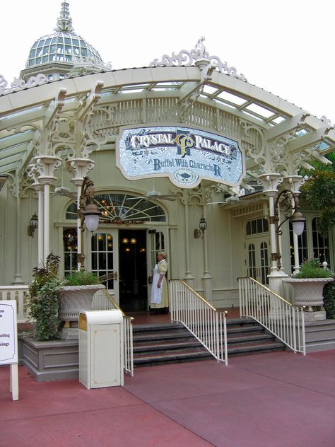 Crystal Palace at Disney World breakfast early, before the Park opens Crystal Palace Disney, Disney World Character Dining, The Crystal Palace, Disney Time, Character Dining, Disney World Characters, Disney World Restaurants, Pooh And Friends, American Theme