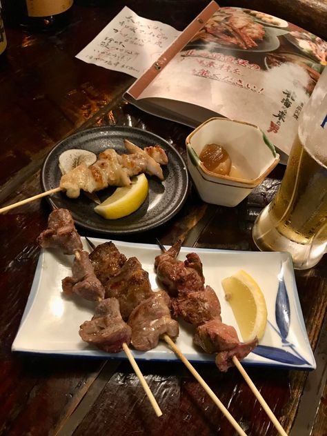 Japanese Bar Food: Yakitori & Ehire by xrallday The post Japanese Bar Food: Yakitori & Ehire appeared first on Alo Japan. Bar Food Recipes, Izakaya Bar, Japanese Izakaya, Japanese Bar, Japanese Wine, Bar Food, Bars Recipes, Grog, Japanese Food