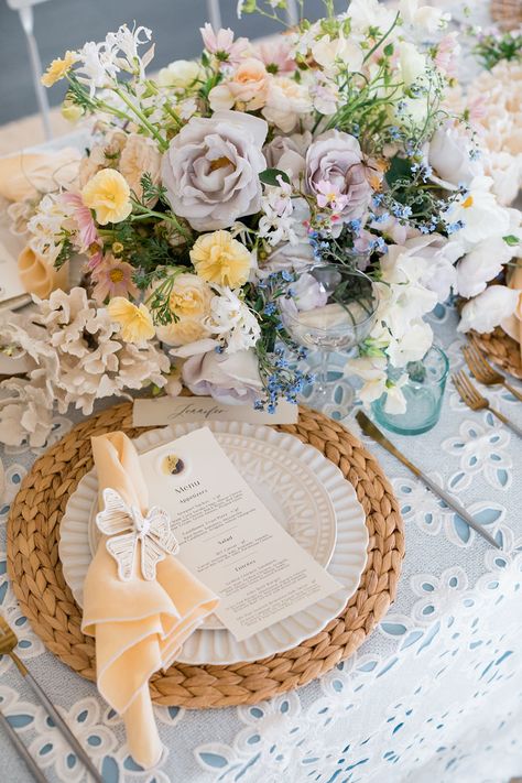 Garden Party Bridal Shower, Bridal Shower Inspo, Garden Bridal Showers, Dream Shower, Spring Bridal Shower, Bridal Shower Tables, Bridal Shower Inspiration, Butterfly Wedding, Butterfly Theme