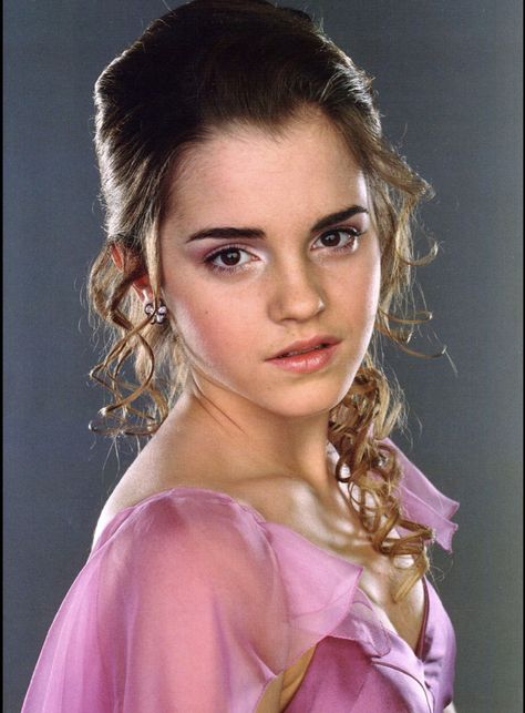 winterball Hermione Granger Yule Ball, Hermione Yule Ball, Lucy Watson, Emma Watson Harry Potter, Emma Watson Belle, Harry Potter Hermione Granger, Yule Ball, Images Harry Potter, Prisoner Of Azkaban