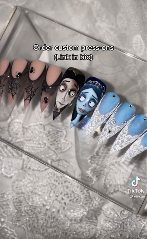 Halloween Bride Nails, Nail Art Witch, Corps Bride Nails, Corpse Bride Acrylic Nails, Corpse Bride Nail Designs, Corpse Bride Nails Inspired, Corpse Bride Inspired Nails, Corpse Bride Nails Short, Corpse Bride Nail Ideas