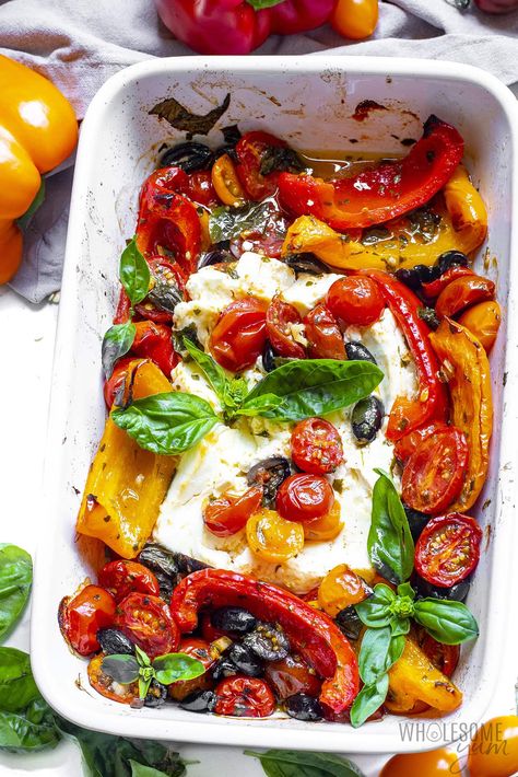 Baked Feta Recipe, Recipe With Tomatoes, Feta Recipe, Sommer Mad, Law Carb, Baked Feta, Wholesome Yum, Feta Recipes, Veg Dishes