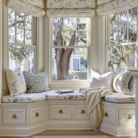 Bay Window Pillows, Cushion Window Seat, Window Seat Couch, Farmhouse Window Seat Ideas, Reading Window Bench, Picture Window Seat, Cottage Window Seat, Window Alcove Ideas, Window Sill Seat