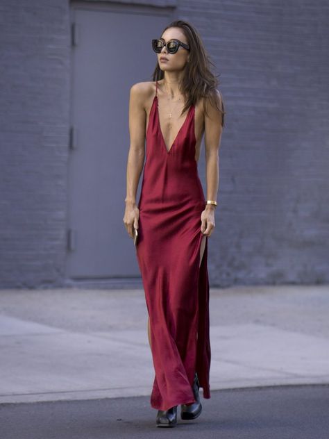 Dreamy Style, Rumi Neely, New York Fashion Week Street Style, Online Closet, Plunge Dress, Popsugar Fashion, Outfit Trends, Autumn Street Style, Spring Street Style