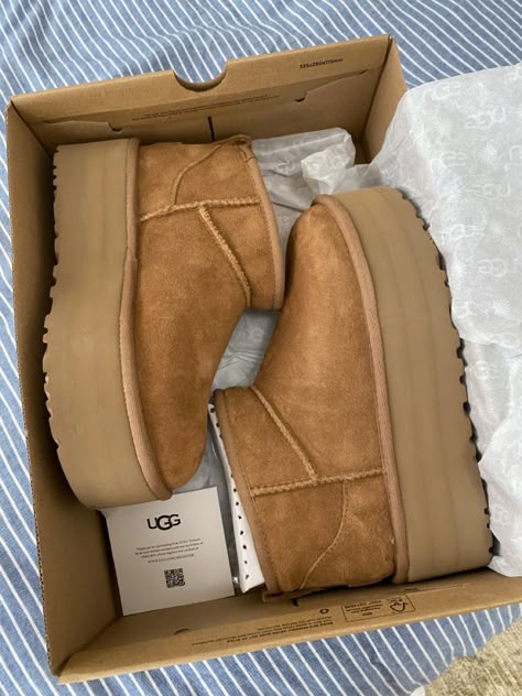 Platform Uggs, Cute Uggs, Fluffy Shoes, Shoes For School, Preppy Shoes, Pretty Shoes Sneakers, Ugg Mini, Shoes Outfit Fashion, Girly Shoes