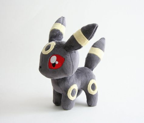 Umbreon Chibi Plush by Yukamina-Plushies on DeviantArt Umbreon Plush, Chibi Plush, Homemade Stuffed Animals, Pokemon Merchandise, Pokemon Dolls, Embroidered Eyes, Chibi Style, Eevee Evolutions, Plushie Patterns