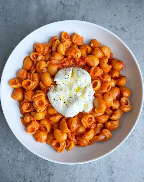 Rigatoni Vodka Sauce, Carbone Spicy Rigatoni, Spicy Rigatoni, Rigatoni Recipes, Vodka Sauce, Copycat Recipe, Rigatoni, Sauce Recipe, I Love Food