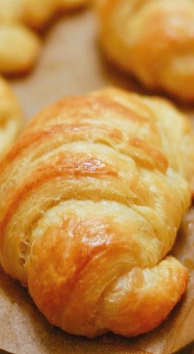 Fluffy Croissant Recipe, Homemade Crossiant, Crossaint Recipes, Pizza Recipes Videos, Pizza Recipes Vegetarian, Cheese Pizza Recipes, Croissant Nutella, Croissant Pizza, Crossiant Recipes