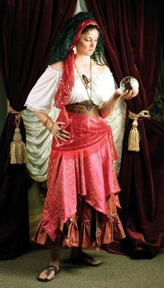 Fortune Teller Costume Diy, Fortune Teller Costume, Diy Kostüm, Circus Costume, Halloween Costumes Makeup, Vintage Circus, Fortune Teller, Diy Costumes, Costume Halloween