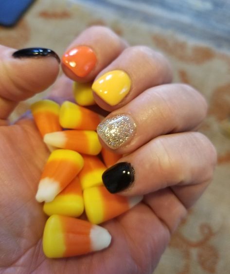 Acrylic Overlay Nails Halloween, October Manicure, Diy Halloween Nail Art, Bat Nails Art, Halloween Nail Art Ideas, Halloween Nails Diy, Nail Art Halloween, Holloween Nails, Dip Nails