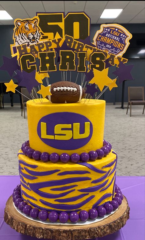 Lsu Cake Ideas, Lsu Birthday Party, Lsu Cake, Lsu Party, Grad Dinner, Lsu College, Trunk Party, Tiger Birthday, Cake House