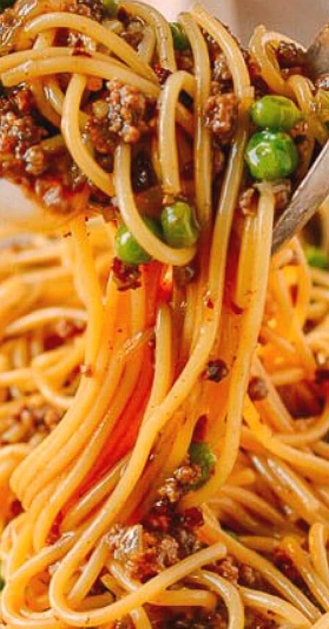 Spaghetti Asian Style, Asian Style Spaghetti, Chinese Spaghetti Recipes, Japanese Spaghetti Recipes, Asian Spaghetti Noodles, Chinese Spaghetti, Asian Spaghetti, Fusion Pasta, Chinese Pasta