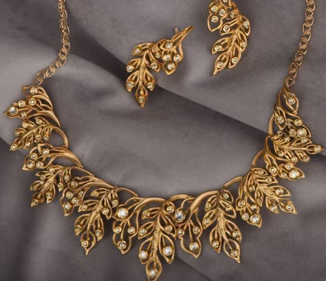 Azva Jewellery, Indian Bridal Jewelry, Gold Necklace Indian, Trendy Jewerly, Handmade Gold Jewellery, Gold Necklace Indian Bridal Jewelry, Antique Jewelry Indian, Gold Pendant Jewelry, Antique Gold Jewelry