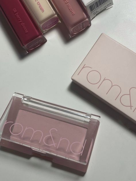 Romand Makeup Blush, Romand Makeup Aesthetic, Rom&nd Aesthetic, Rom&nd Blush, Rom&nd Makeup, Yesstyle Makeup, Makeup Package, Pink Stuff, Make Up Inspo