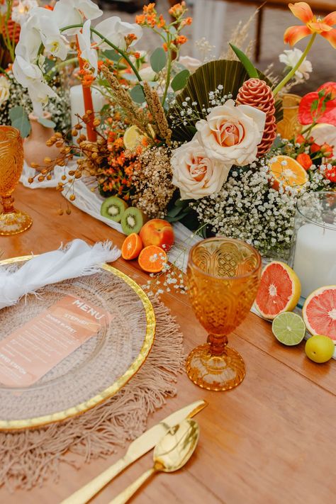 Citrus Tablescape Wedding, Florida Citrus Wedding, Citrus Wedding Centerpieces, Italian Citrus Wedding, Wedding Decor Fruit, Citrus Table Setting, Citrus Wedding Table Decor, Spanish Summer Wedding, Citrus Wedding Colors