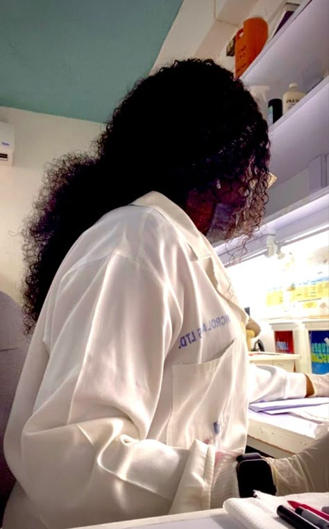 Black Pharmacist Aesthetic, Doctor Woman Aesthetic Medical, Black Medical Aesthetic, Black Women In Science Aesthetic, Black Surgeon Aesthetic, Female Scientists Aesthetic, Doctor Aesthetic Black Women, Black Doctors Aesthetic, Black Doctor Aesthetic Medical