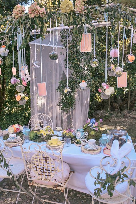 Party Inspiration Theme, Alice Wedding Theme, Alice In Wonderland Tea Party Sweet 16, Mad Hatter Tea Party Bridal Shower Ideas, Mad Hatter Bridal Shower Ideas, Alice In Wonderland Picnic Party, Allison Wonderland Party, Alice In Wonderland Debut Theme, Wonderland Quinceanera Ideas