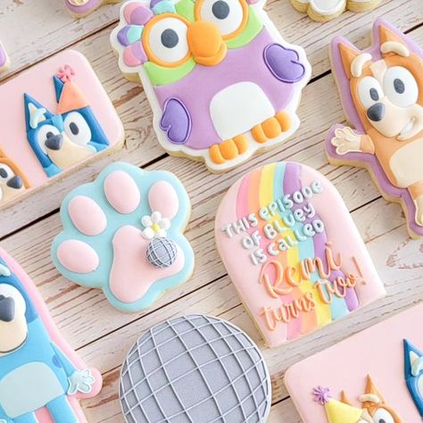 Megan Hoy on Instagram: "Give me all the Bluey!! . . . . . . . . #cookies #sugarcookies #bradentoncustomcookies #customcookies #royalicingcookies #cookiesofinstagram #royalicing #srqlocal #monarchbakingcompany #bradentonfl #bradentoncookies #bradentondecoratedcookies #sarasota #Sarasotacookies #icedcookies #cookiedecorating #cookiedecorator #decoratedsugarcookies #designercookies #annamariaislandcookies #sugarart #edibleart #annamariaislandflorida #smallbuisness #cookieart #bluey #blueycookies" Bluey Royal Icing Cookie, Royal Icing Cookies Bluey, Bluey Sugar Cookies Ideas, Bluey Cookies Birthday, Bluey Sugar Cookie, Bluey Cookies For Girl, Bluey Cookies Decorated, Bluey Cookies, Fiesta Bluey