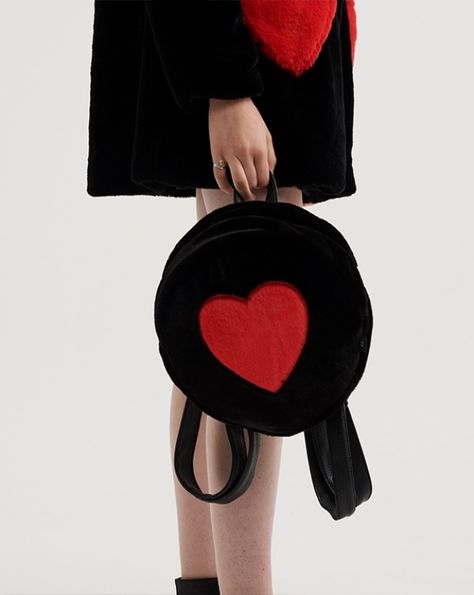 Heart Backpack, Kawaii Bag, Valentine Coloring, Lazy Oaf, Heart Fashion, Heart Bag, Sewing Party, Sweet Valentine, Eye Bags