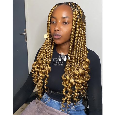 Gold Knotless Braids, Rasta Nails, Finger Nails, Knotless Braids, Nails Short, Box Braids, Braids, Nails, Hair